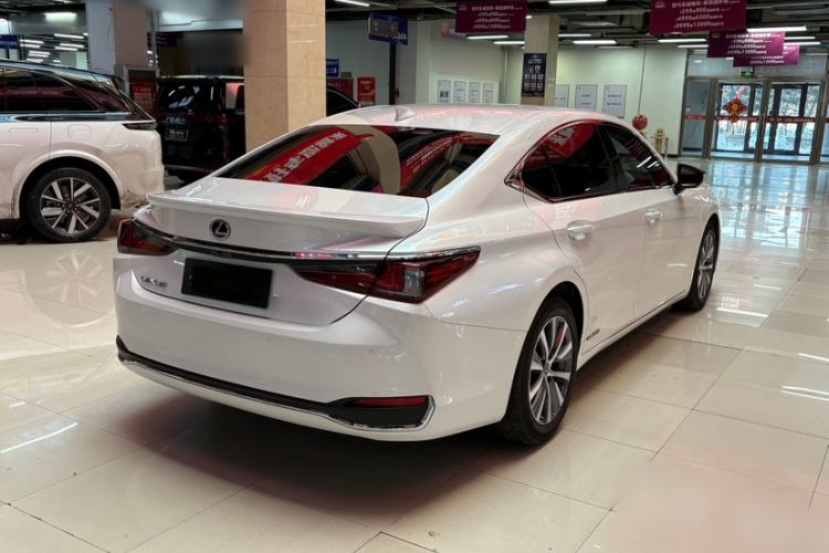 Used Lexus ES 2018 300h Premier Edition China VI Standard Exterior 3