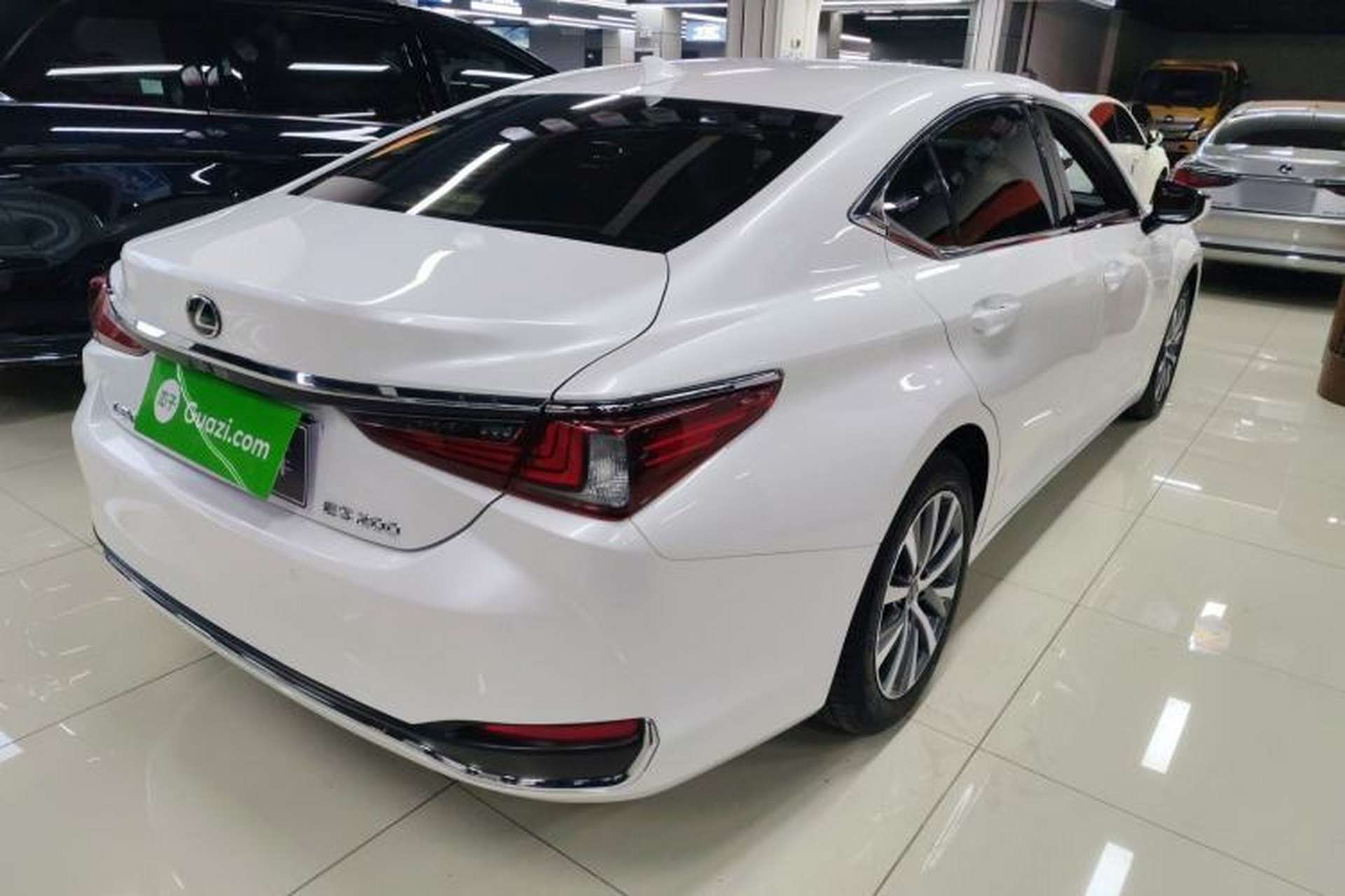 Used Lexus ES 2018 200 Excellence Edition China V Standard Exterior 3
