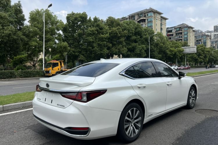 Used Lexus ES 2018 300h Premier Edition China VI Standard Exterior 4