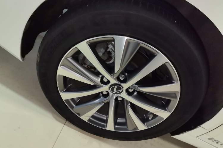 Used Lexus ES 2018 300h Premier Edition China VI Standard Exterior 4