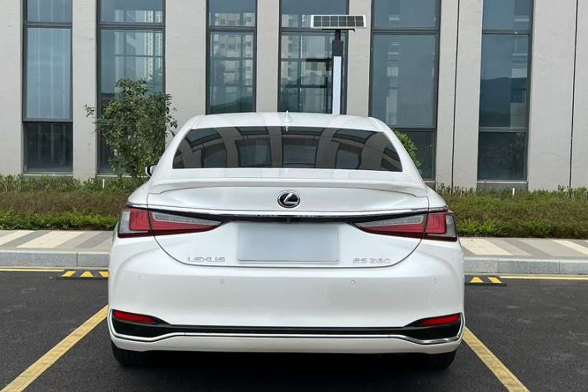 Used Lexus ES 2018 200 Excellence Edition China V Standard Exterior 5