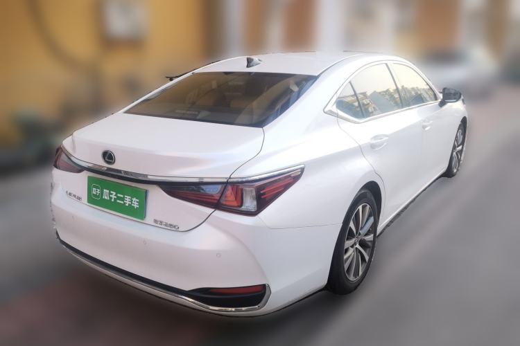 Used Lexus ES 2018 200 Excellence Edition China V Standard Exterior 5
