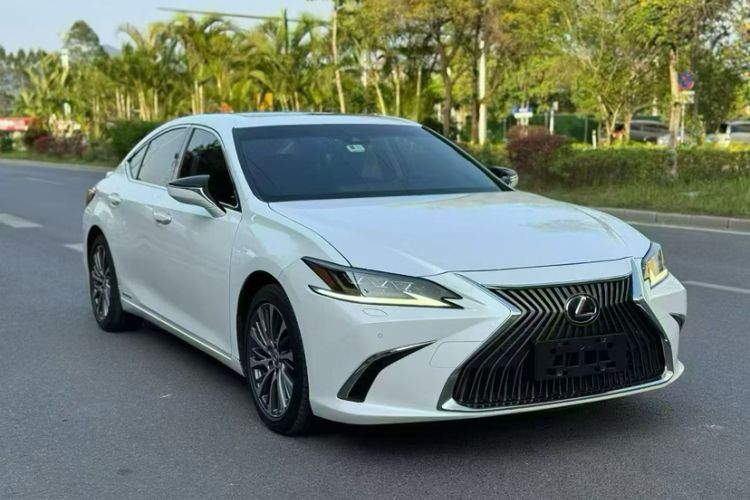 Used Lexus ES 2018 300h Premium Edition China V Standard Exterior 5