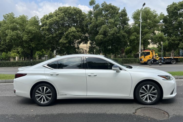 Used Lexus ES 2018 300h Premier Edition China VI Standard Exterior 6