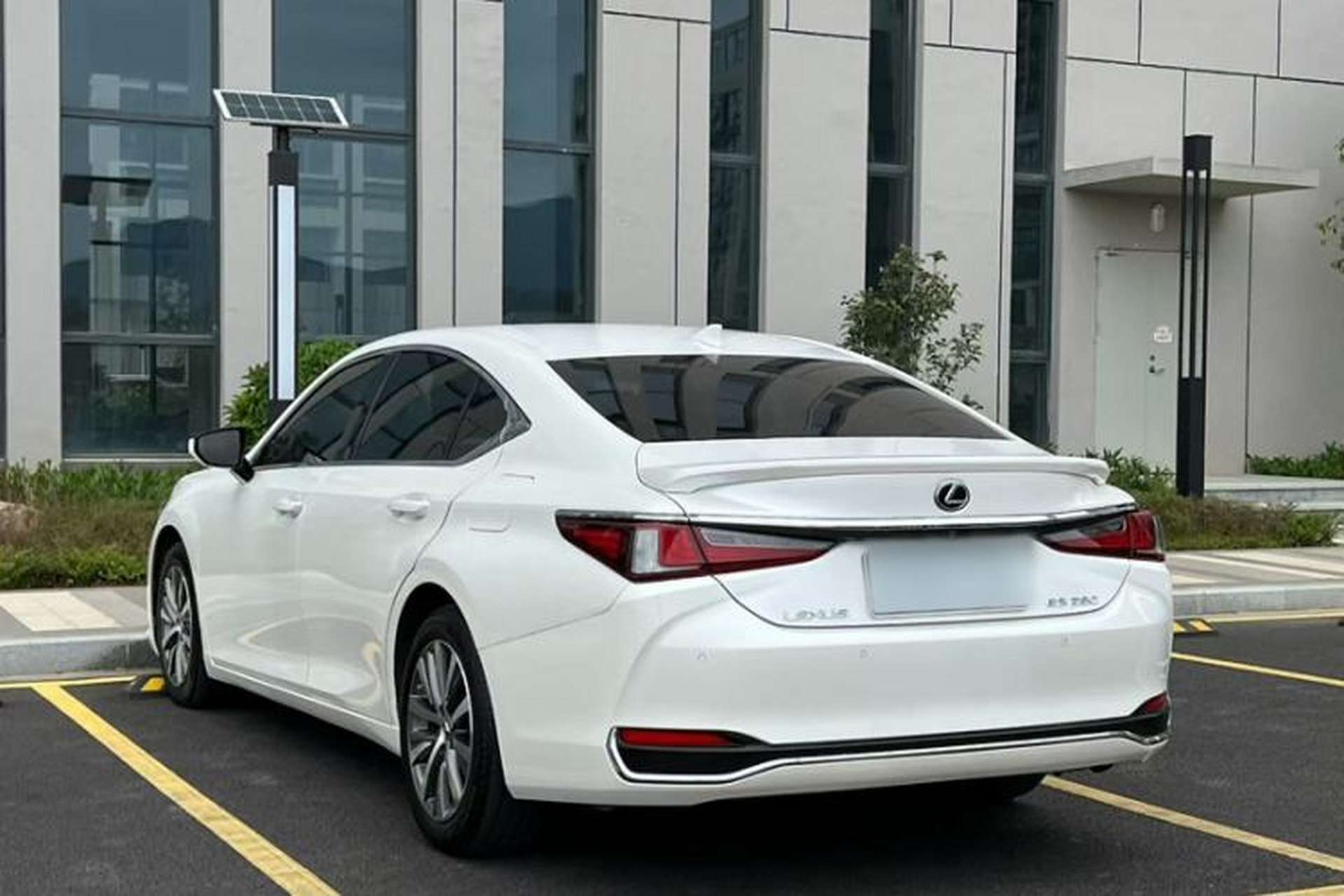 Used Lexus ES 2018 200 Excellence Edition China V Standard Exterior 7