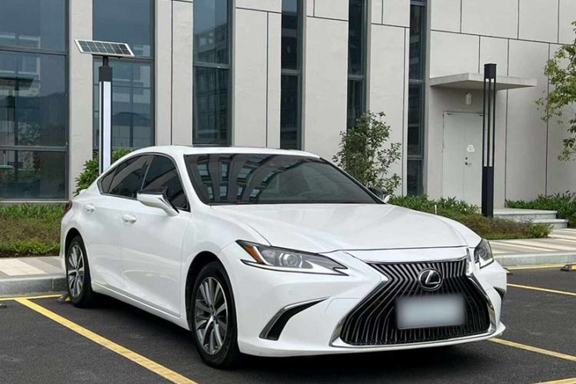 Used Lexus ES 2018 200 Excellence Edition China V Standard Exterior 8