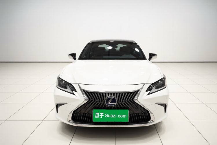 Used Lexus ES 2018 300h Premier Edition China V Standard Front