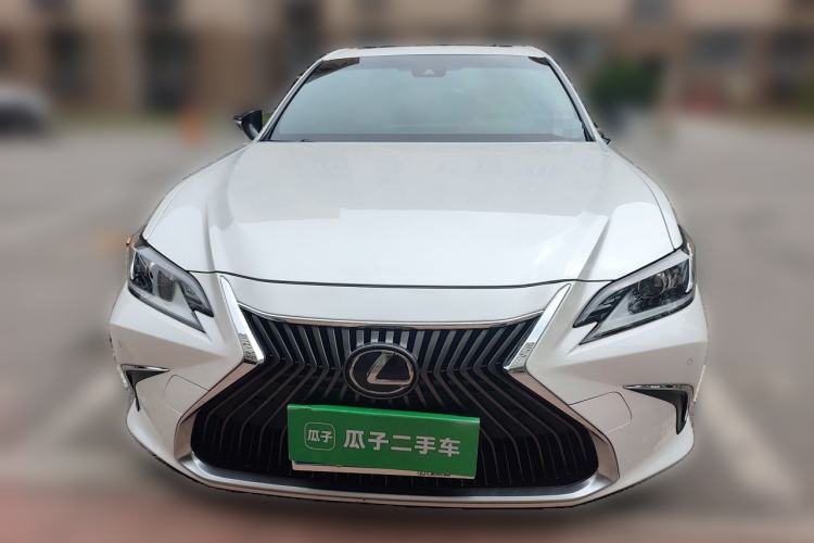 Used Lexus ES 2018 260 Excellence Edition China V Standard Front