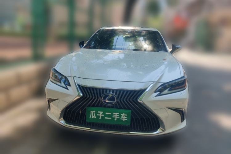 Used Lexus ES 2018 300h Premium Edition China V Standard Front