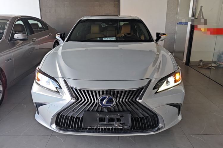 Used Lexus ES 2018 300h Premier Edition China VI Standard Front