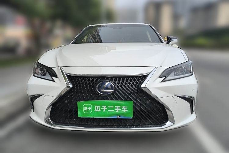 Used Lexus ES 2018 300h Premier Edition China V Standard Front