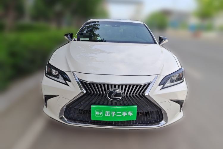 Used Lexus ES 2018 260 Excellence Edition China V Standard Front
