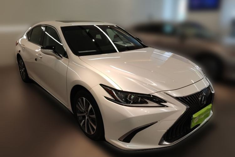 Used Lexus ES 2018 200 Excellence Edition China VI Standard Front Right 45 Deg