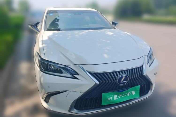 Used Lexus ES 2018 300h Premier Edition China VI Standard Front Right 45 Deg
