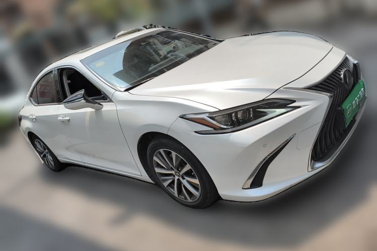 Used Lexus ES 2018 200 Excellence Edition China VI Standard Front Right 45 Deg