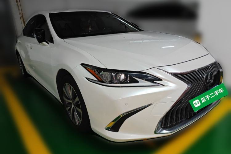Used Lexus ES 2018 200 Excellence Edition China VI Standard Front Right 45 Deg