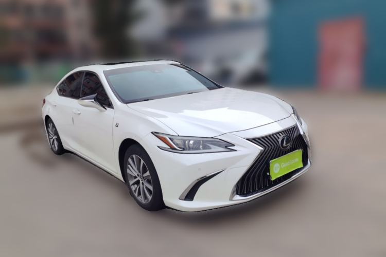 Used Lexus ES 2018 200 Excellence Edition China V Standard Front Right 45 Deg