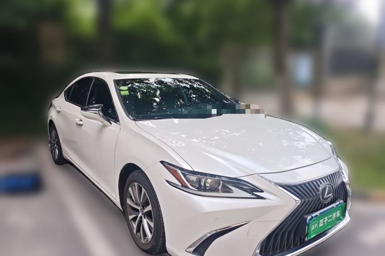 Used Lexus ES 2018 200 Excellence Edition China V Standard Front Right 45 Deg