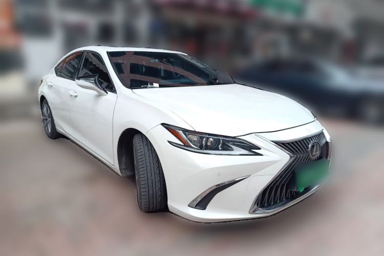 Used Lexus ES 2018 200 Excellence Edition China V Standard Front Right 45 Deg