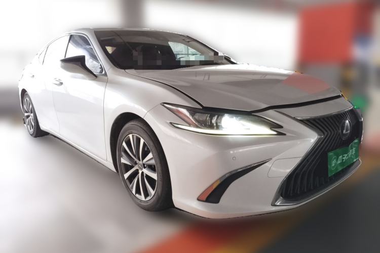 Used Lexus ES 2018 200 Excellence Edition China VI Standard Front Right 45 Deg