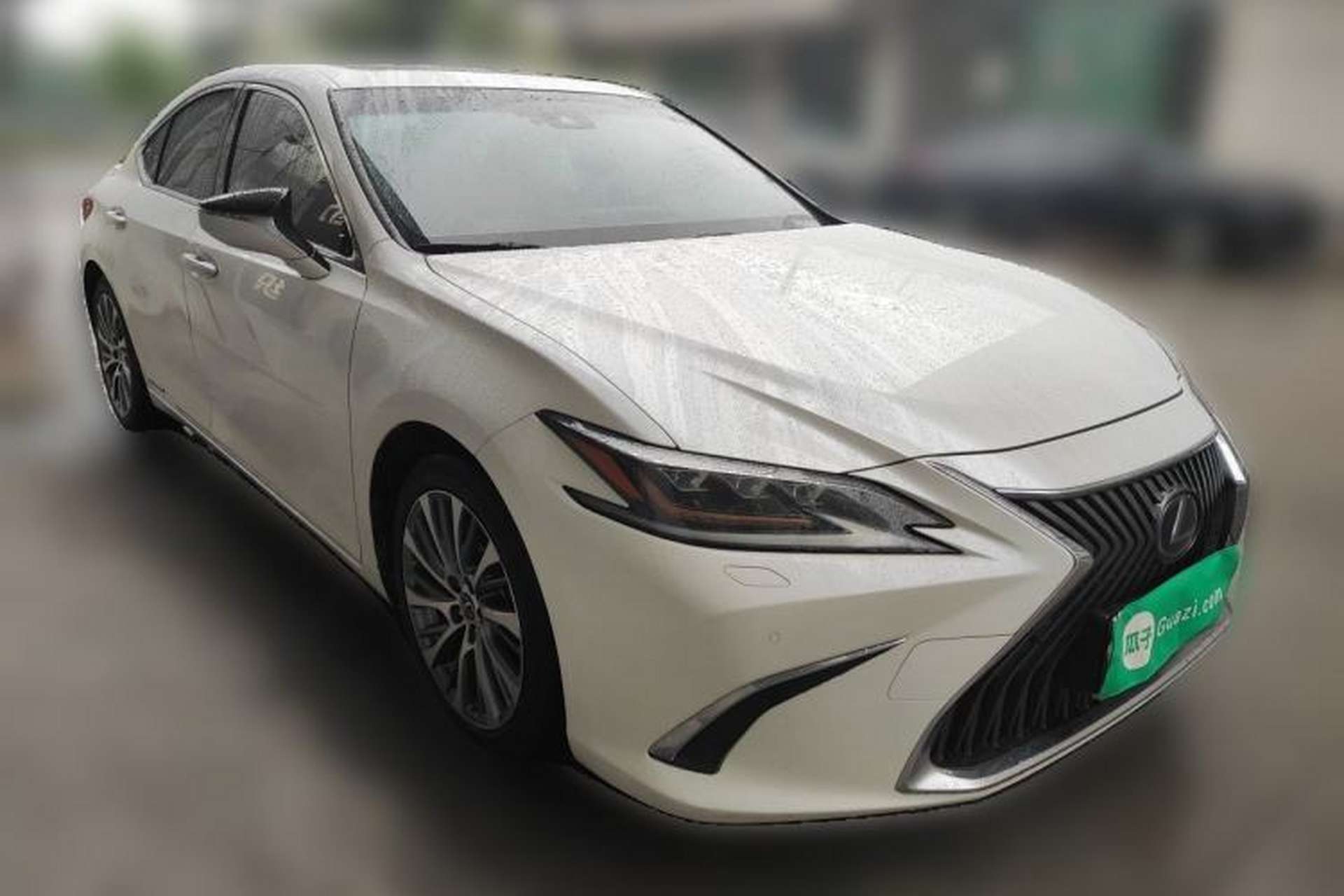 Used Lexus ES 2018 300h Premium Edition China VI Standard Front Right 45 Deg