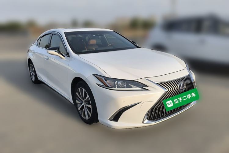 Used Lexus ES 2018 300h Premier Edition China VI Standard Front Right 45 Deg