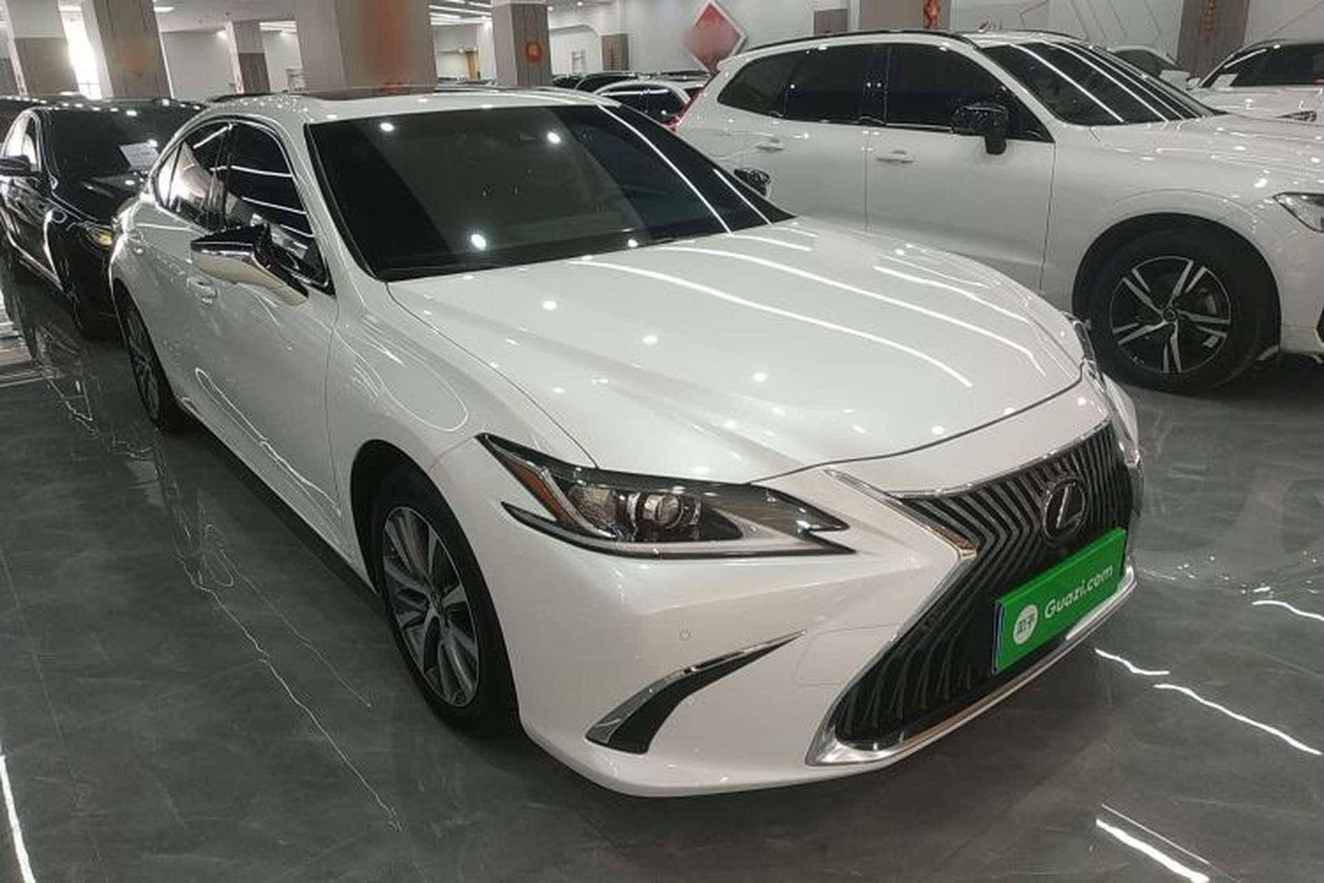 Used Lexus ES 2018 200 Excellence Edition China V Standard Front Right 45 Deg
