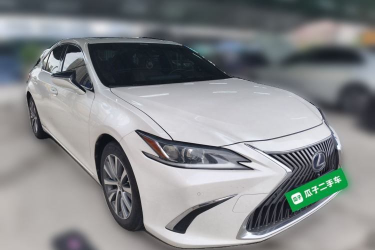 Used Lexus ES 2018 300h Premier Edition China VI Standard Front Right 45 Deg