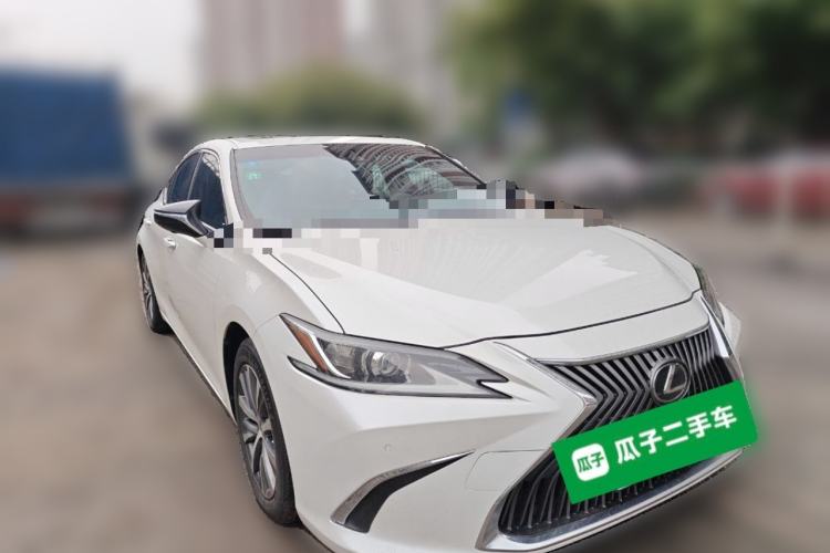Used Lexus ES 2018 200 Excellence Edition China V Standard Front Right 45 Deg