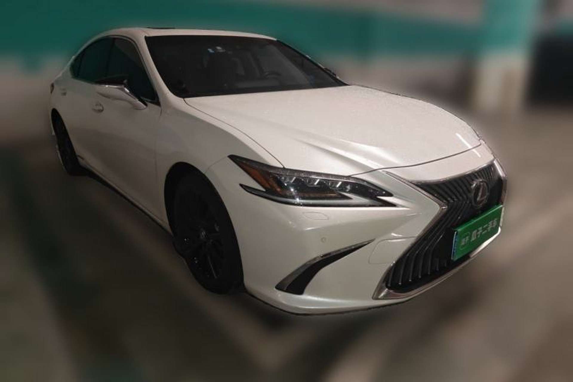 Used Lexus ES 2018 300h Premium Edition China V Standard Front Right 45 Deg