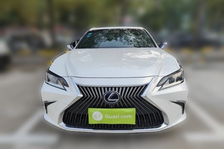 Used Lexus ES 2018 300h Premier Edition China V Standard Front
