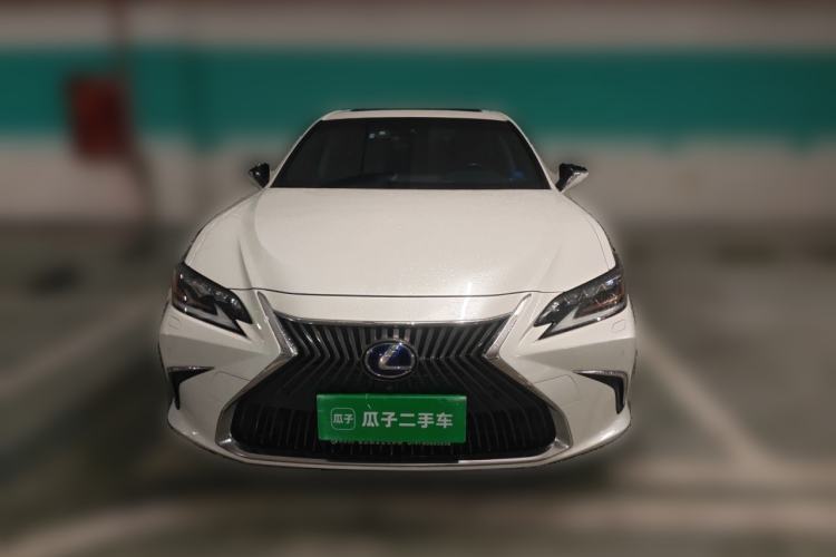 Used Lexus ES 2018 300h Premium Edition China V Standard Front