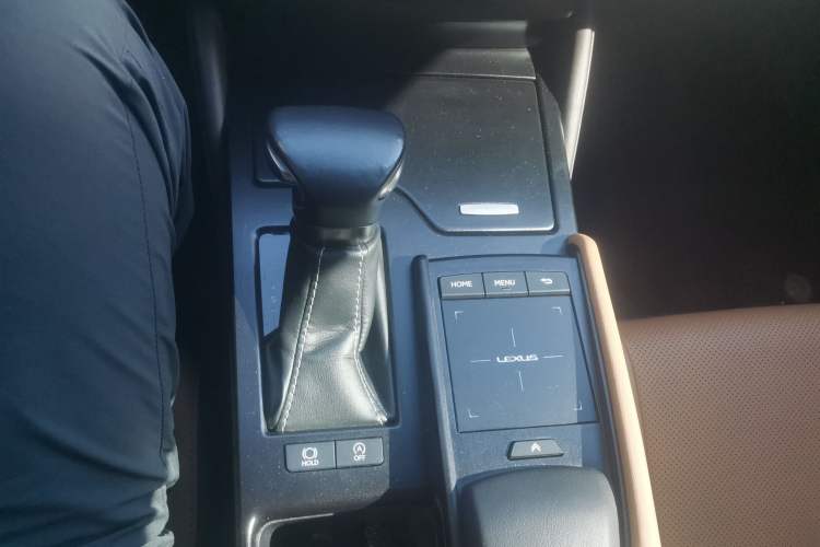 Used Lexus ES 2018 200 Excellence Edition China V Standard Gear Lever