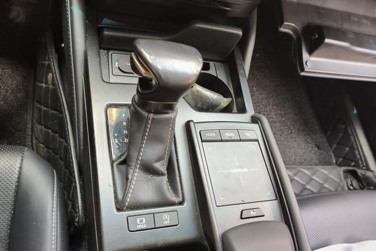 Used Lexus ES 2018 200 Excellence Edition China VI Standard Gear Lever