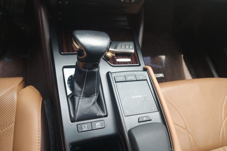 Used Lexus ES 2018 300h Premium Edition China V Standard Gear Lever