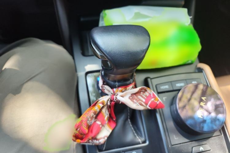 Used Lexus ES 2018 200 Excellence Edition China V Standard Gear Lever