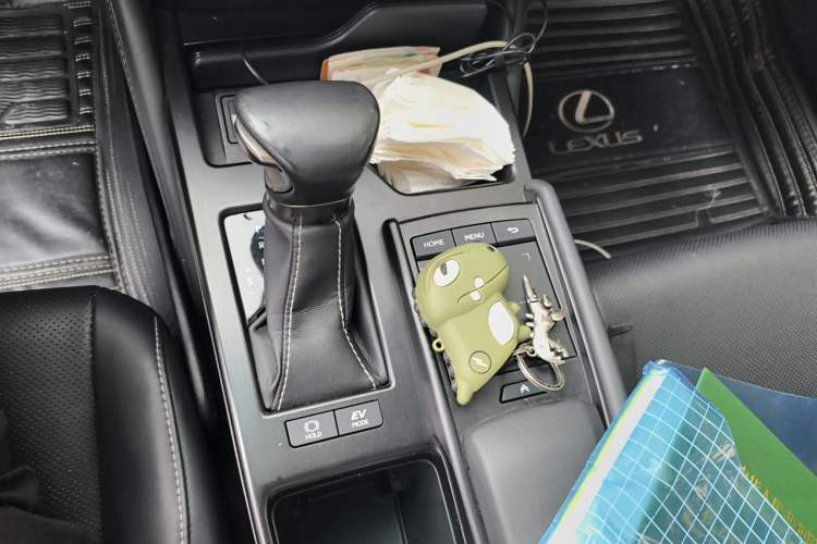 Used Lexus ES 2018 300h Premier Edition China V Standard Gear Lever