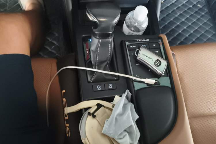 Used Lexus ES 2018 200 Excellence Edition China VI Standard Gear Lever
