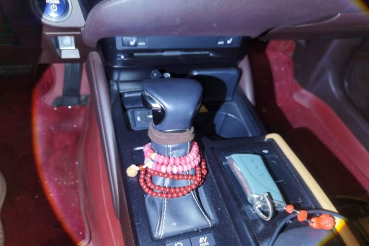 Used Lexus ES 2018 300h Premier Edition China VI Standard Gear Lever