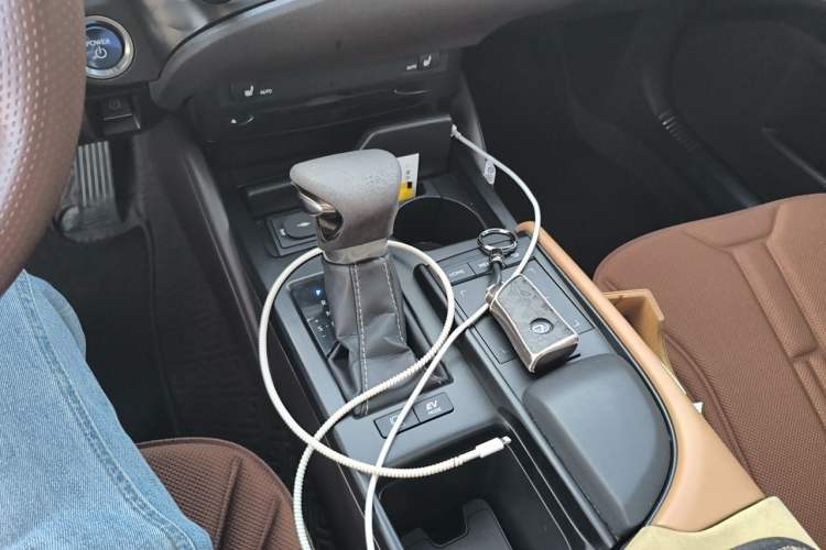 Used Lexus ES 2018 300h Premier Edition China VI Standard Gear Lever
