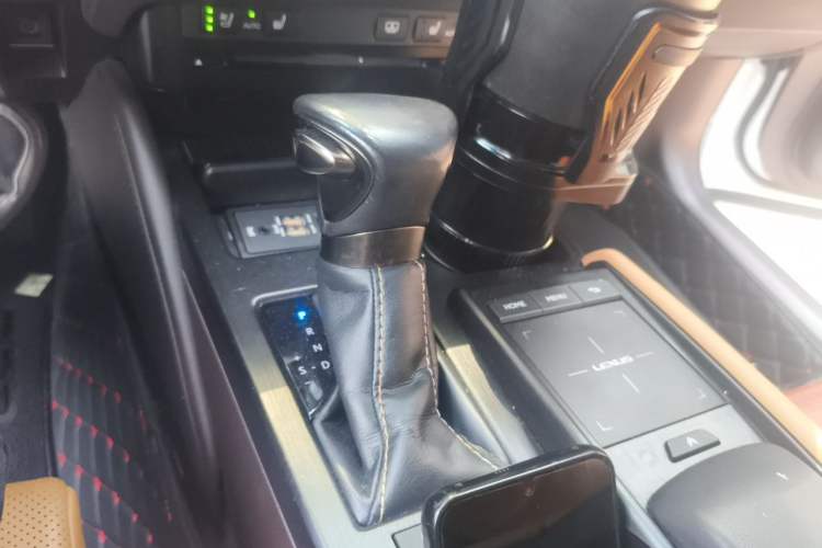 Used Lexus ES 2018 300h Premium Edition China V Standard Gear Lever