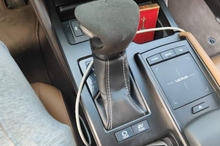 Used Lexus ES 2018 300h Premier Edition China V Standard Gear Lever