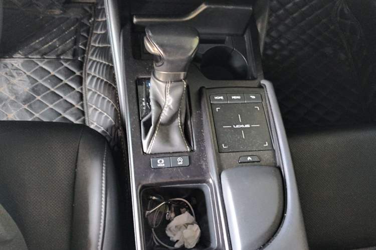 Used Lexus ES 2018 200 Excellence Edition China V Standard Gear Lever