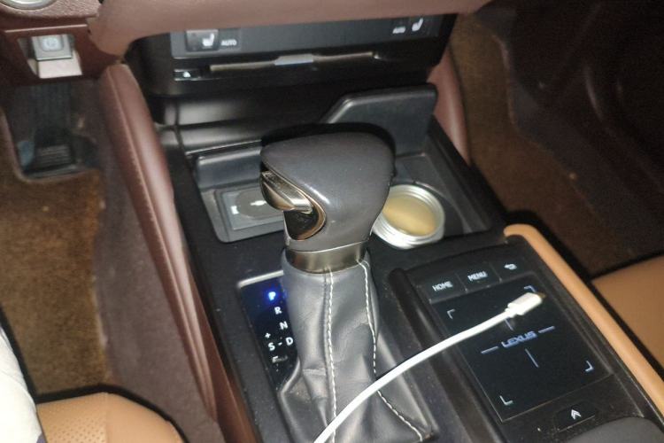 Used Lexus ES 2018 200 Excellence Edition China V Standard Gear Lever