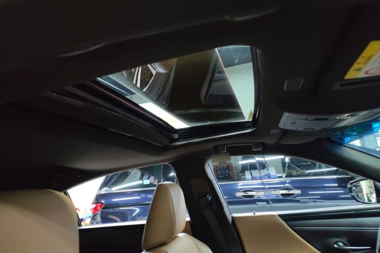 Used Lexus ES 2018 200 Excellence Edition China V Standard Headliner