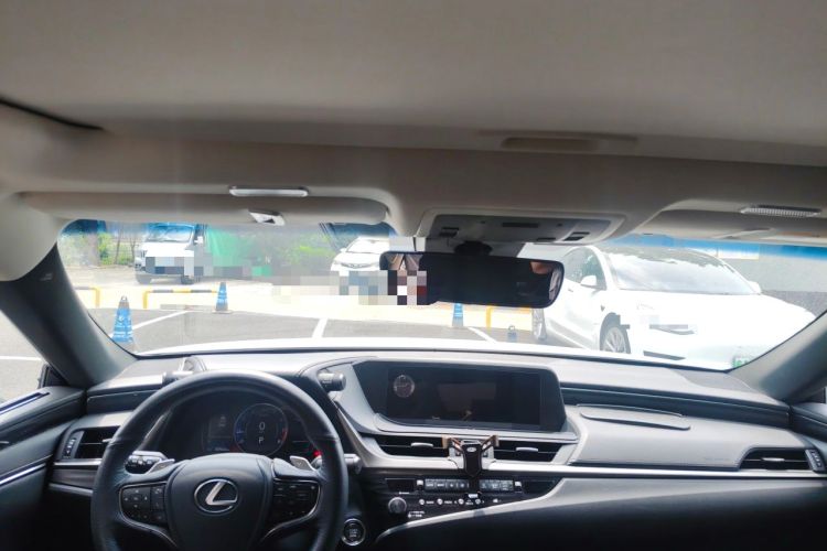 Used Lexus ES 2018 200 Excellence Edition China V Standard Headliner