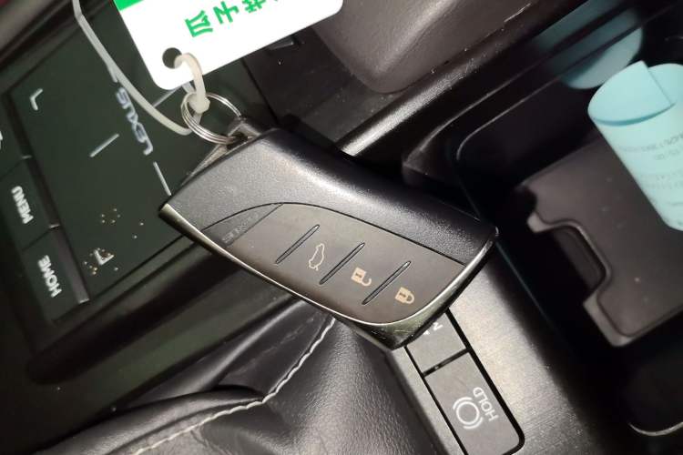 Used Lexus ES 2018 300h Premier Edition China VI Standard Interior 1