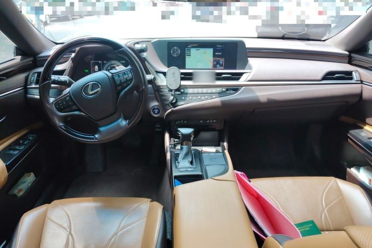 Used Lexus ES 2018 300h Premium Edition China V Standard Interior 2