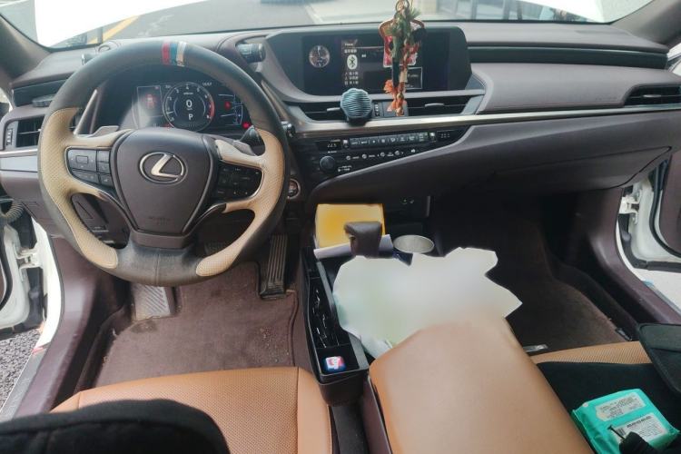 Used Lexus ES 2018 200 Excellence Edition China V Standard Interior 2