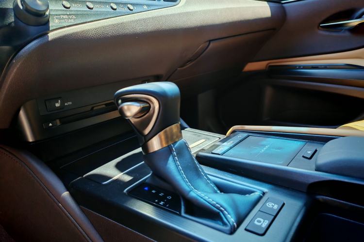 Used Lexus ES 2018 200 Excellence Edition China VI Standard Interior 2